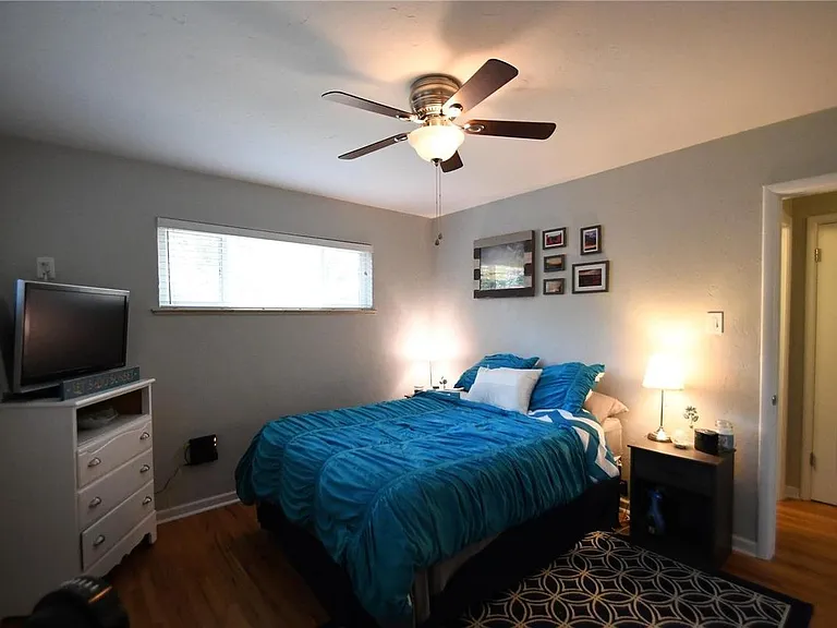 1070 Lansing St — Photo 13
