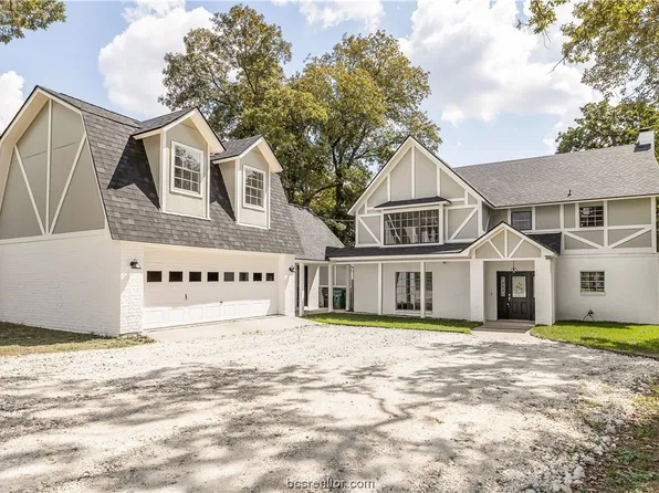 38 Golfview Dr, Hilltop Lakes, TX 77871