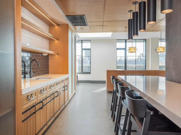 329 Gates Avenue image 16 of 19