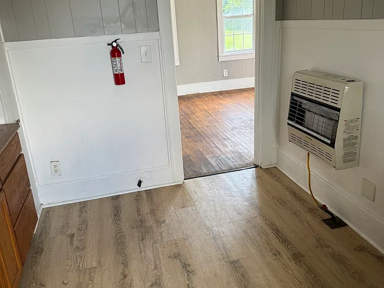 Kitchen alt view