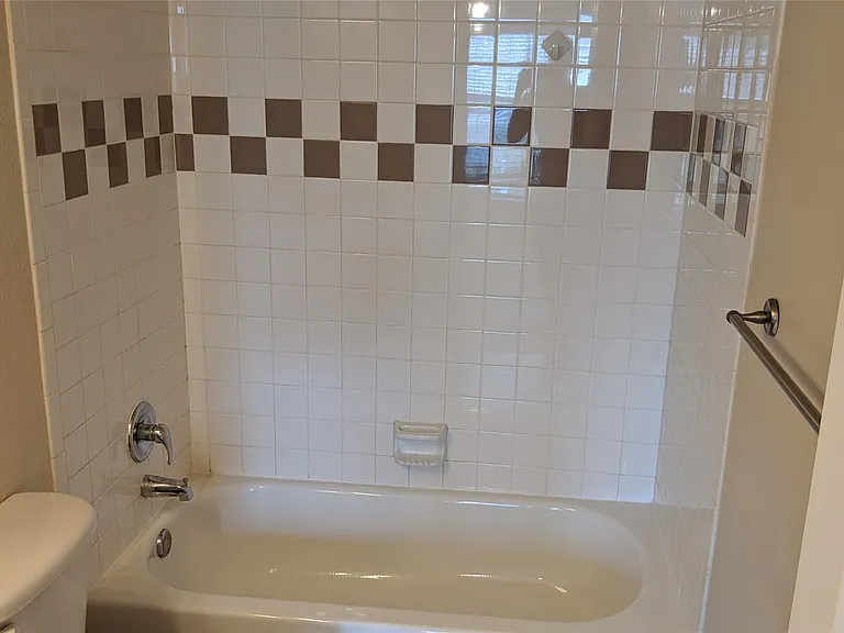 114 Sendero Dr — Photo 18