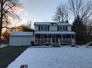 923 Thaxted Cir, Webster, NY 14580