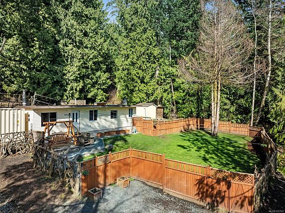 3rd image of 7770 Hemlock Rd