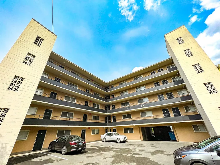 Mercer Vista Apartments — Photo 17