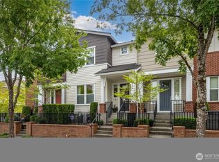 Sunset Walk At Issaquah Highlands, Issaquah, WA 98029