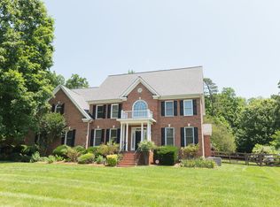 6110 Chalet Dr, Oak Ridge, NC 27310