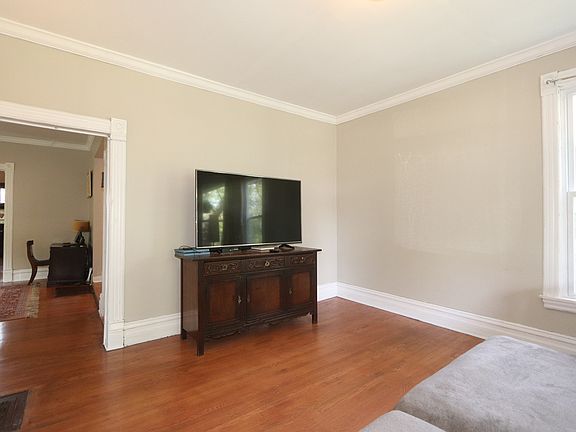 4th image of 515 N Taylor Ave