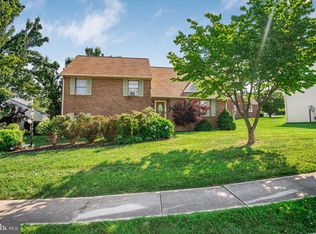 69 Pinewood Cir, Hanover, PA 17331