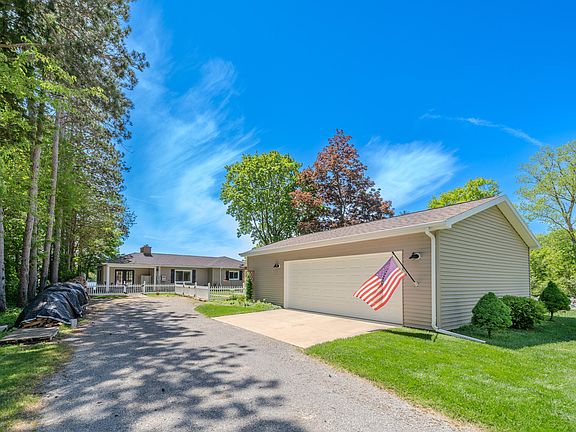 3rd image of 12569 Crystal Lake Dr S