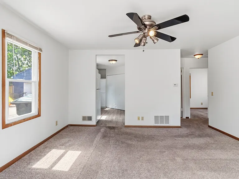 3485 Hargrove St — Photo 13