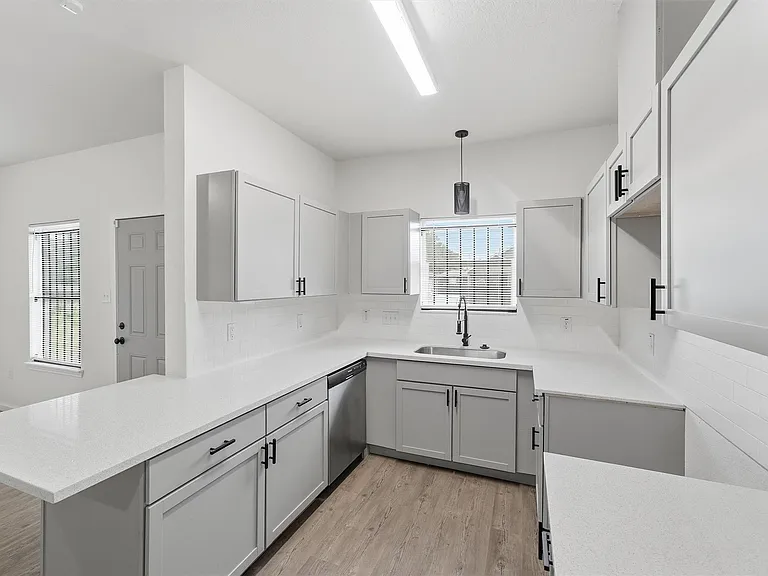 319 N Carolina St #B — Photo 8