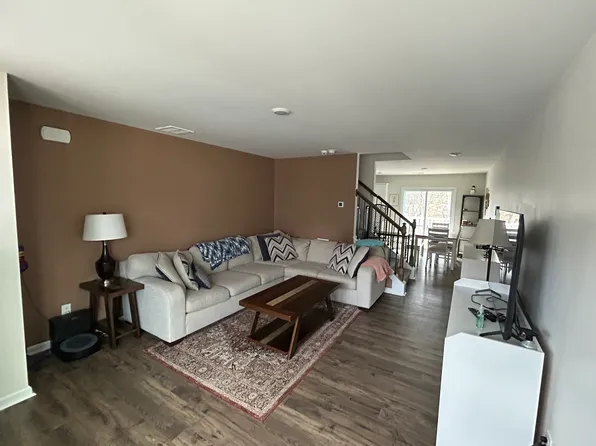 74 Malcolm Ct, Candler, NC 28715