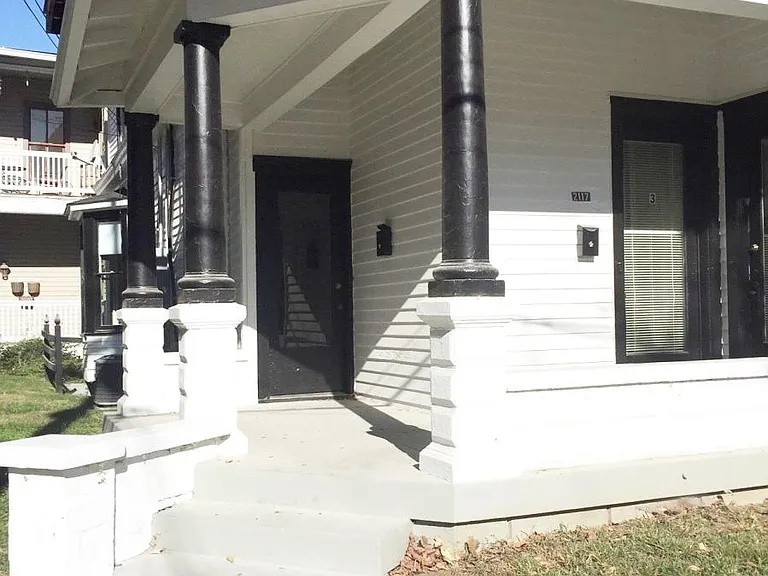 2117 Grinstead Dr #2 — Photo 2