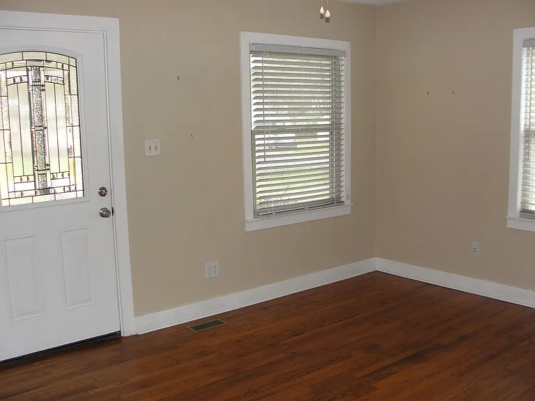 1710 Concord St — Photo 8