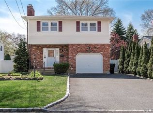 1134 Washington Ave, West Islip, NY 11795