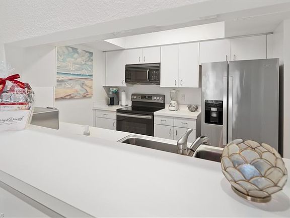 5th image of 784 Willowbrook Dr APT 607