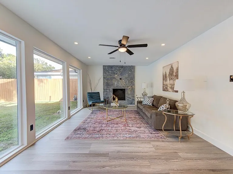 11010 Wickersham Ln — Photo 14