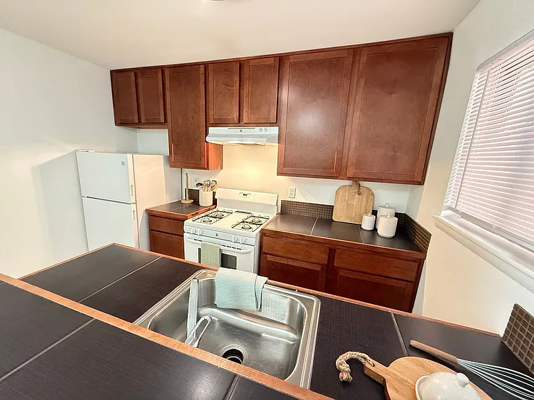 Lorrain Apartments — Photo 48