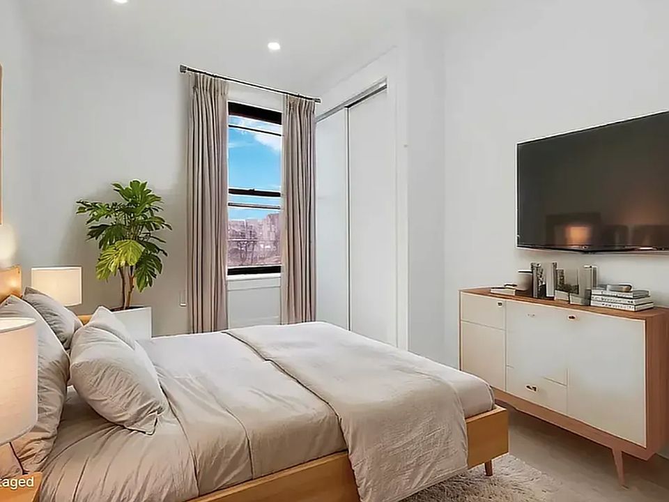 2nd image of 167 1st Ave APT 6