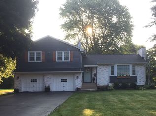 4275 Fairfield Dr, Williamsville, NY 14221