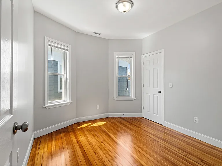 51 King St #3 — Photo 6