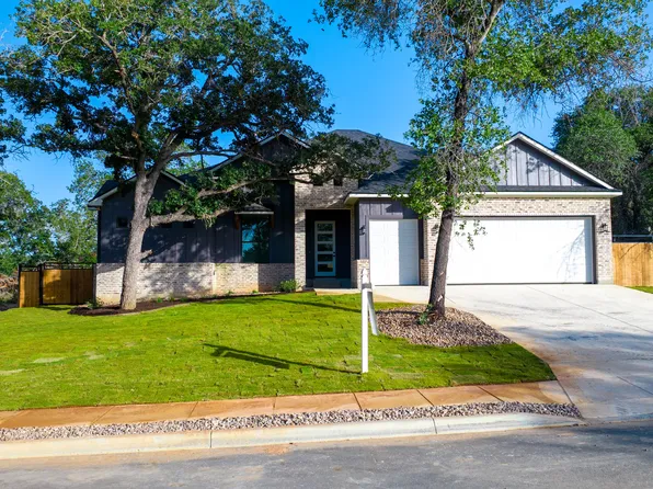 153 ASH PARKWAY, La Vernia, TX 78121