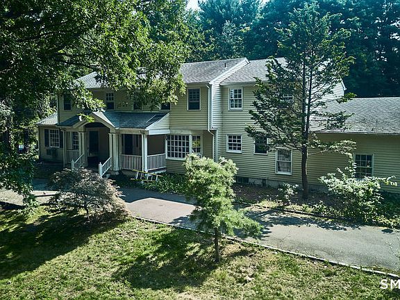 2nd image of 4 Surrey Lane