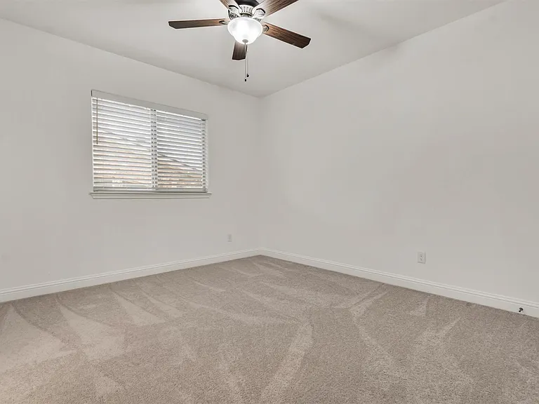 142 Goodwater Ct — Photo 18