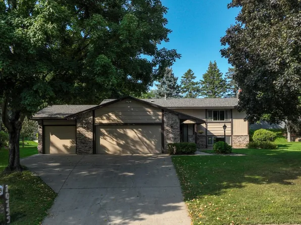 10733 Hopkins Cir, Bloomington, MN 55420
