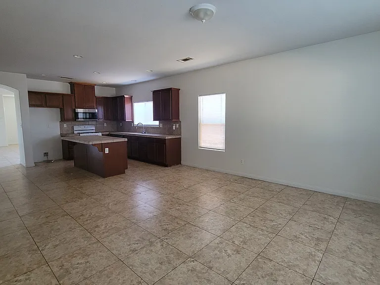 8211 Slider Dr — Photo 7