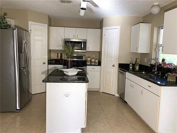 5th image of 1107 Roan Ct
