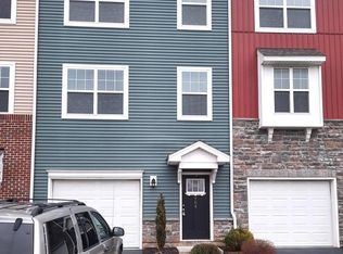 704 Admirals Quay Dr, Mechanicsburg, PA 17050