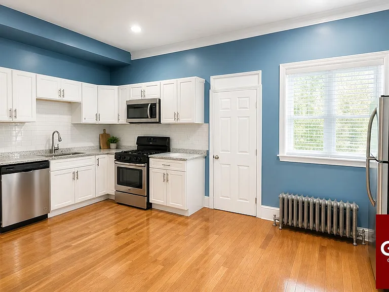 196 Dorchester St — Photo 12