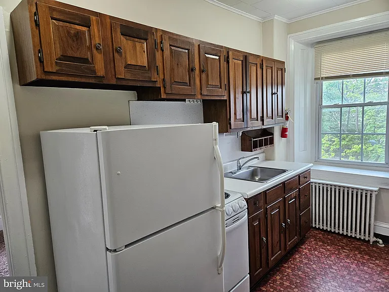 211 S Henderson Rd #3 — Photo 4