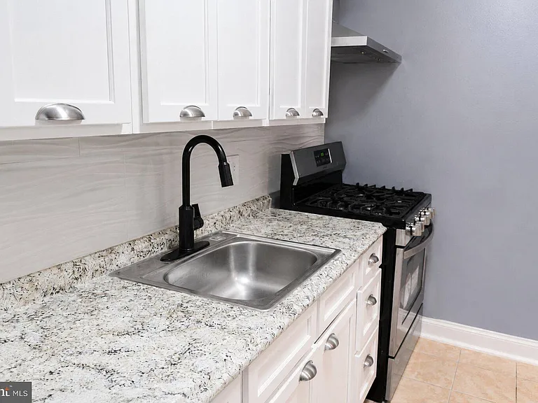 63 Galveston Pl SW #B — Photo 3