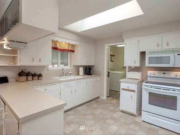 4th image of 5503 152nd St E