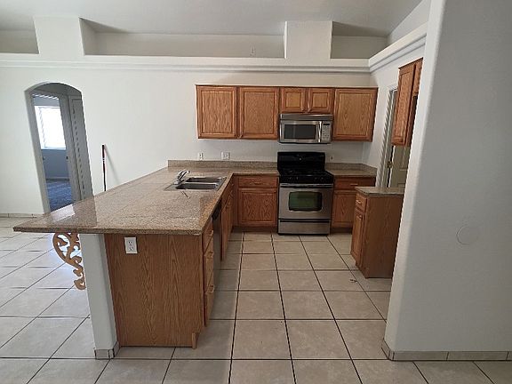 5th image of 3225 N Yavapai St