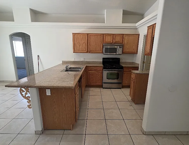 3225 N Yavapai St — Photo 5
