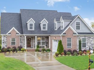 8662 Rosada Dr, Ooltewah, TN 37363