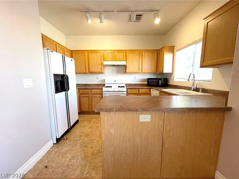 3925 Legend Hills St #202 — Photo 7