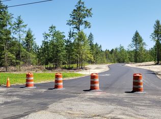 8 Harrison Ln, Gorham, ME 04038