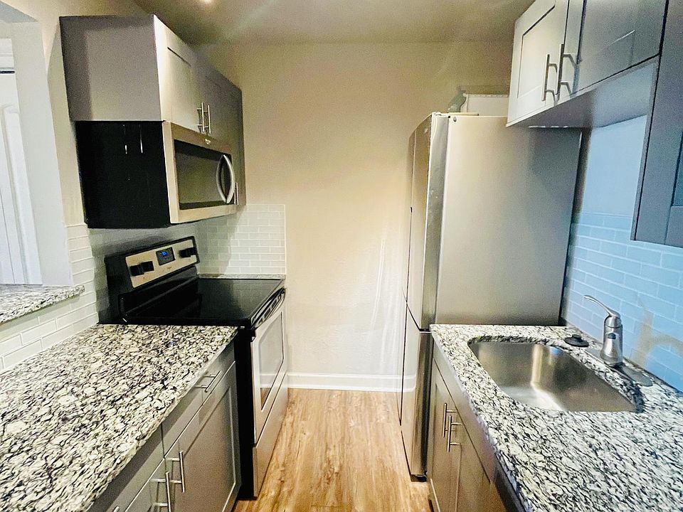 1st image of 3710 Wyandotte St #4