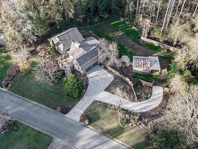 1st image of 2189 Chartwell Dr