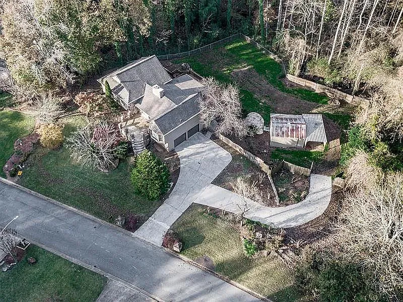2189 Chartwell Dr