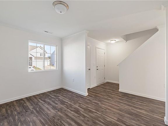 5th image of 721 Torbay Dr