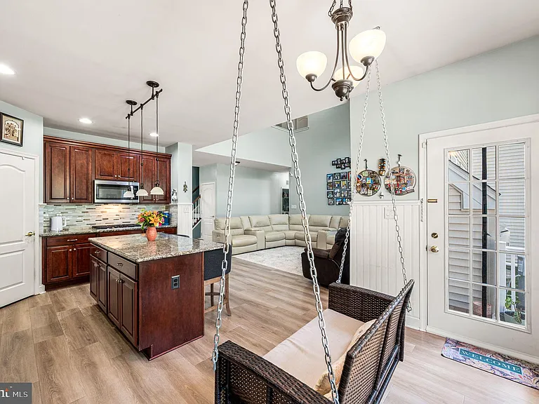 2413 Copper Creek Rd — Photo 12