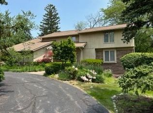 4611 Maura Ln, West Bloomfield, MI