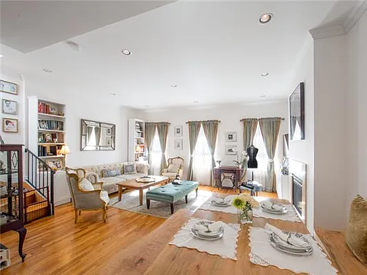 Sold by Avenue Sotheby's International Realty | media 26