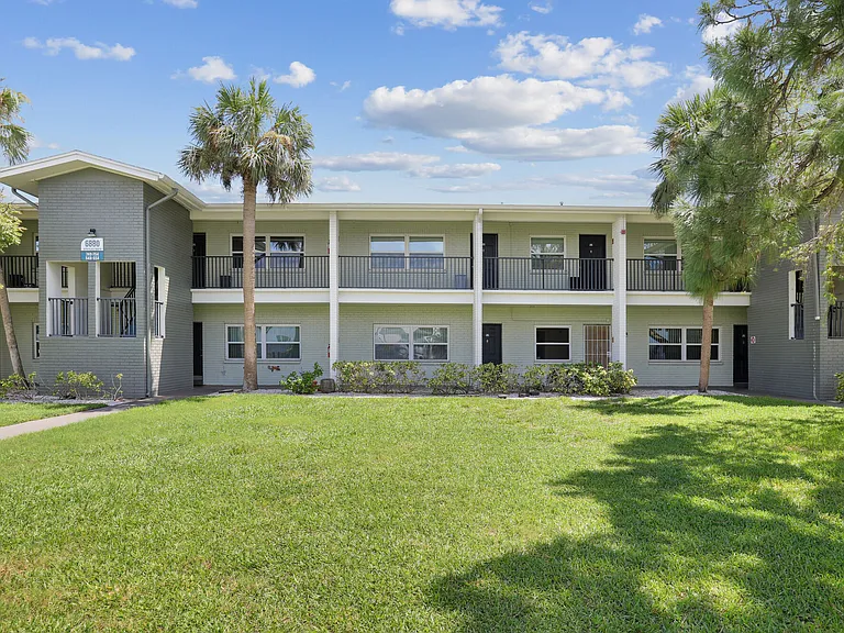 The Drake at St. Pete — Photo 10