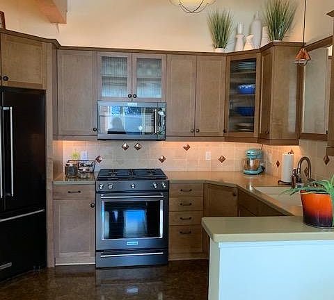 2nd image of 29 E 6th St Unit 206